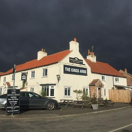 فندق Kings Arms ثيرسك المظهر الخارجي الصورة